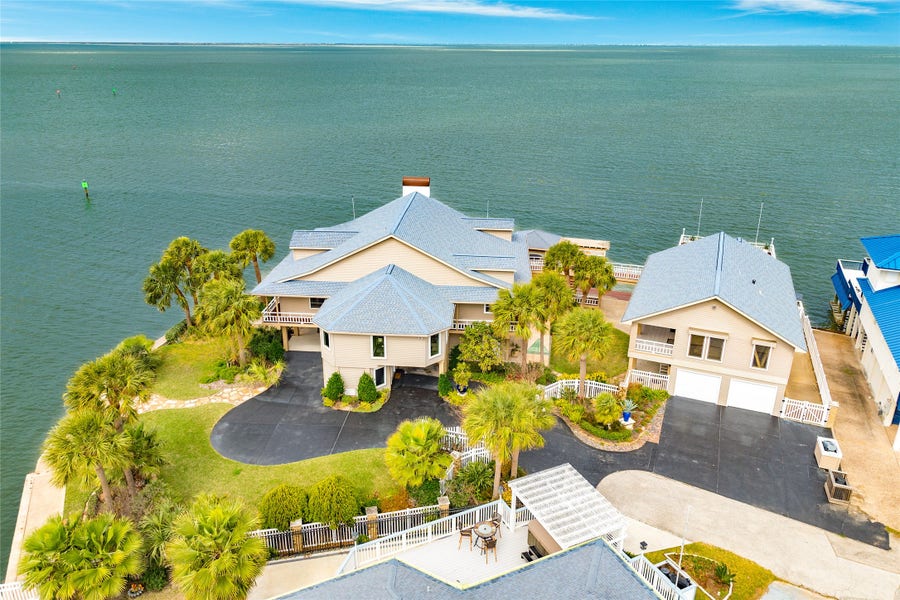 Property photo for 4107 W Bayside Way, Jamaica Beach, TX
