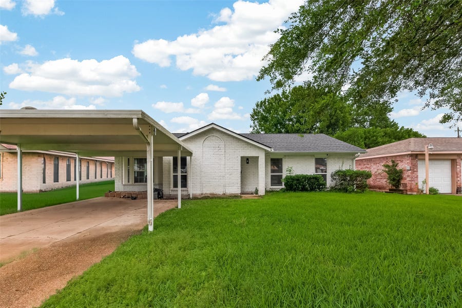 Property photo for 7506 Carver Avenue, Texas City, TX