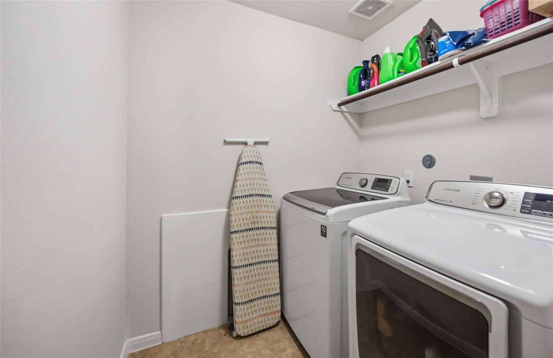 15426 Hope Shadow Court, Cypress, TX 77429 Utility room on 2nd floor. Washer & Dryer can stay!
