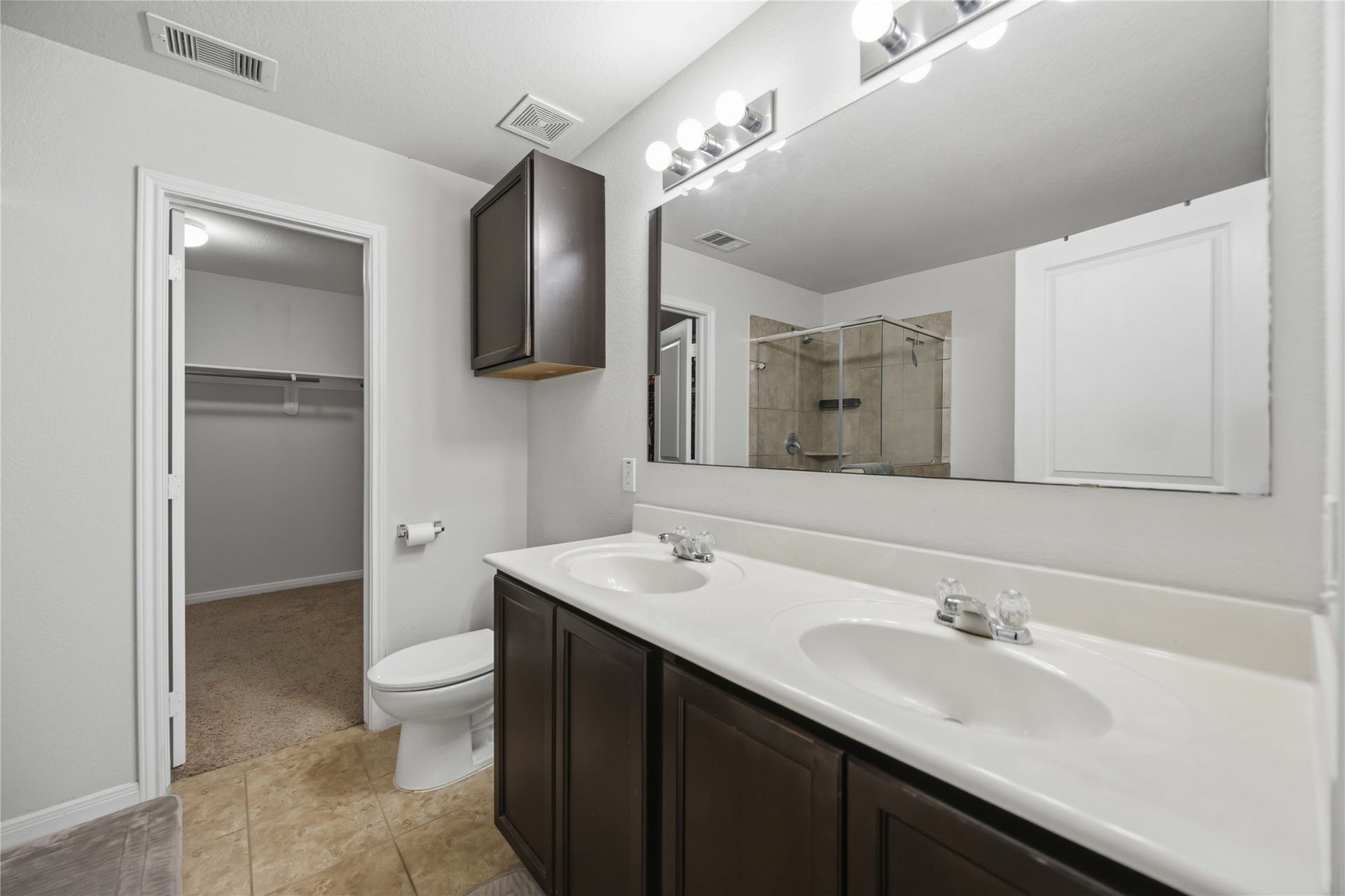 15426 Hope Shadow Court, Cypress, TX 77429 Primary bathroom with double sinks