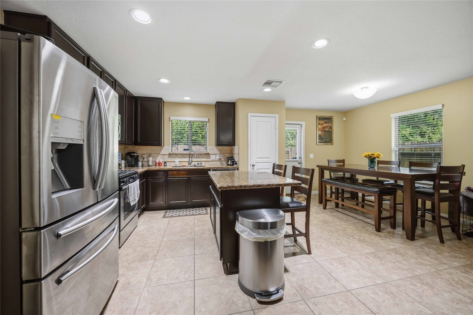 15426 Hope Shadow Court, Cypress, TX 77429 Modern kitchen w/ stainless steel appliances , granite counters, and plenty of storage.