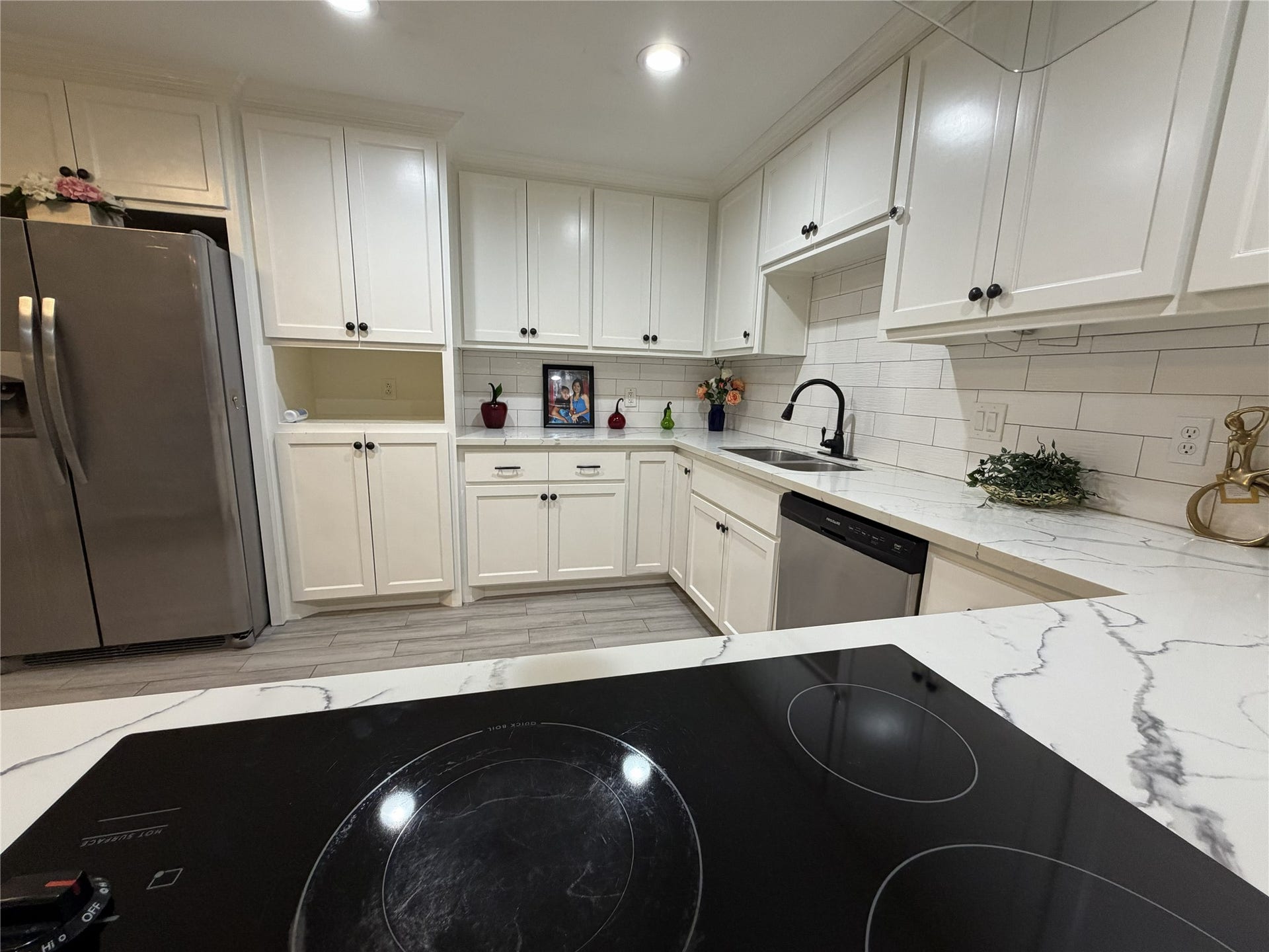 7703 Moonmist, #B, Houston, TX 77036 7703 Moonmist, #B, Houston, TX 77036