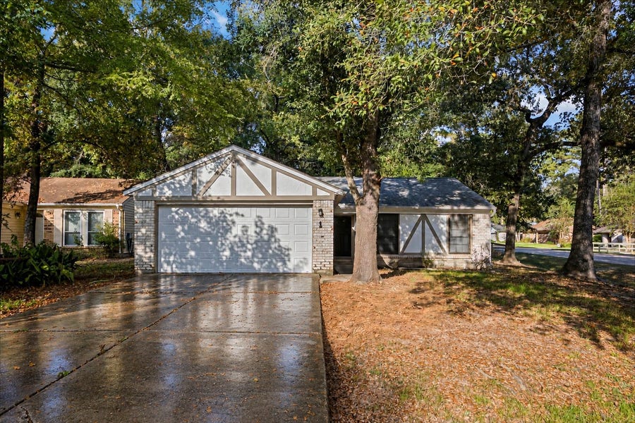 Property photo for 1 E Wavy Oak Circle, The Woodlands, TX