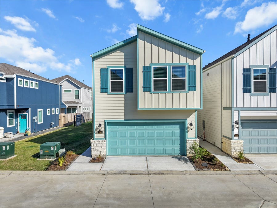 Property photo for 700 Sand Dollar Drive, Kemah, TX