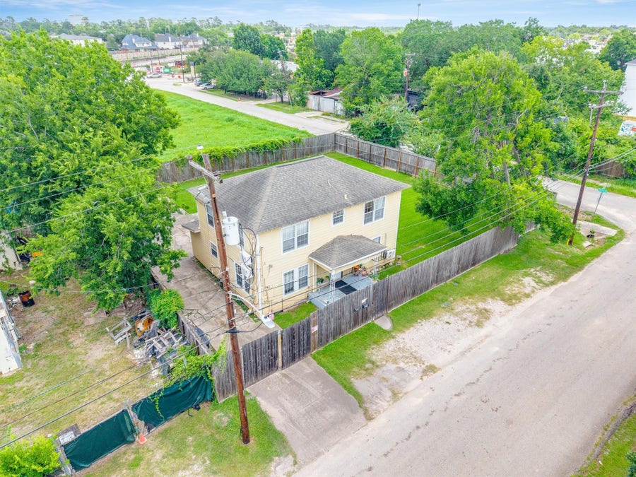 Property photo for 4233 Dupont Street, Houston, TX