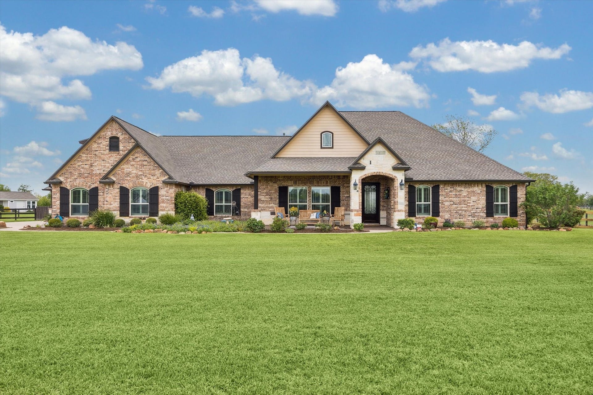 17703 Cedar Hill Drive, Rosharon, TX 77583 Welcome to this beautiful, custom home located in Suncreek Estates - curb appeal that makes a lasting first impression on 2 expansive acres.