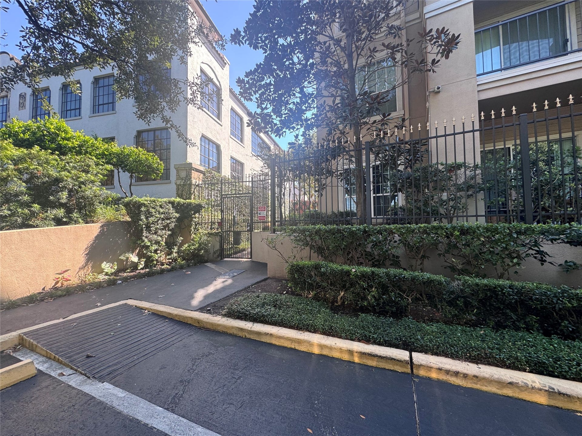 3231 Allen Parkway, #1206, Houston, TX 77019 3231 Allen Parkway, #1206, Houston, TX 77019