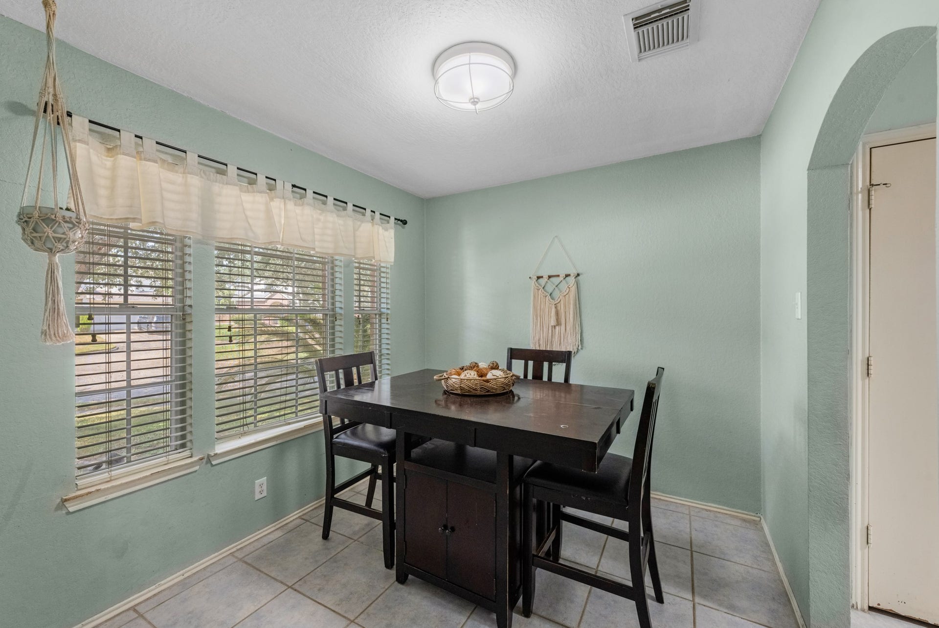 14610 Maisemore Road, Houston, TX 77015 14610 Maisemore Road, Houston, TX 77015