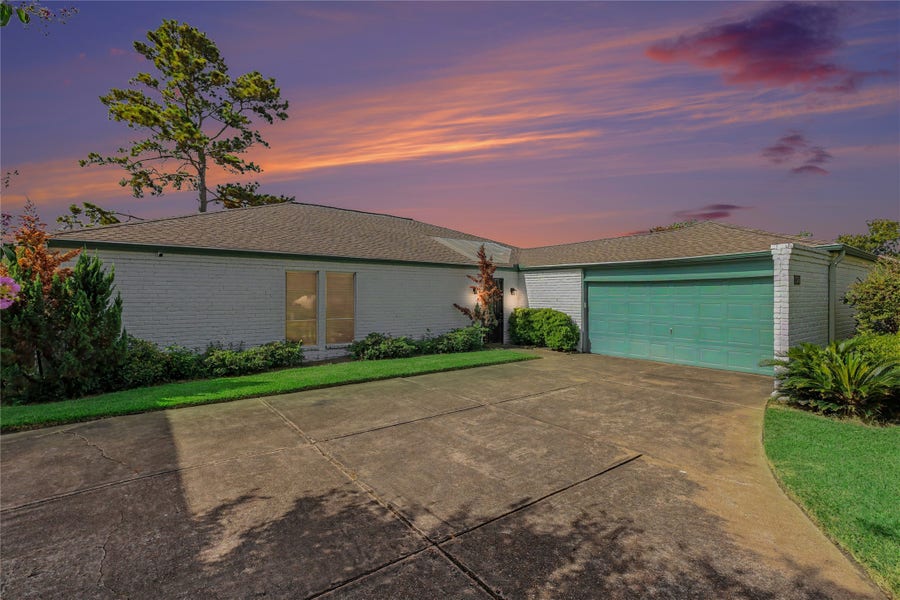 Property photo for 5519 Arncliffe Drive, Houston, TX