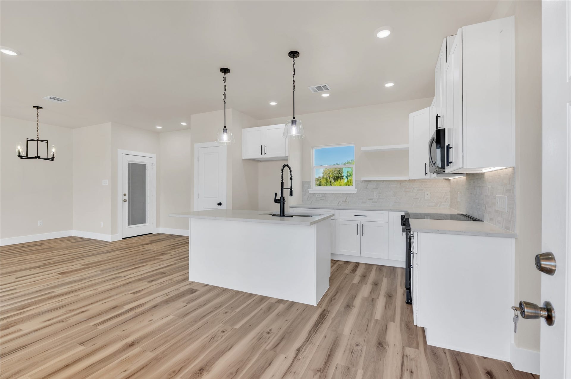 5107 South Acres, Houston, TX 77048 5107 South Acres, Houston, TX 77048