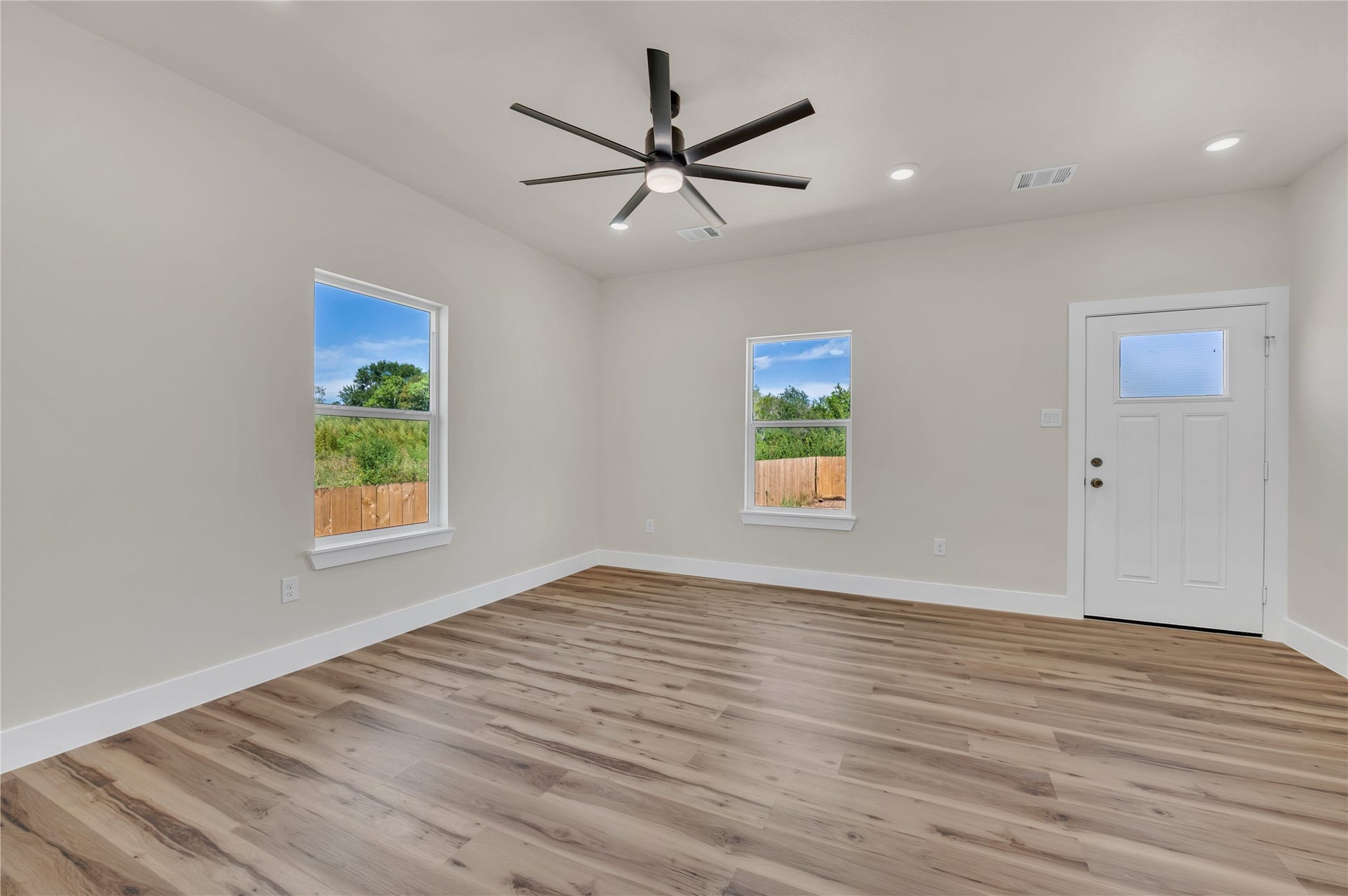 5107 South Acres, Houston, TX 77048 5107 South Acres, Houston, TX 77048