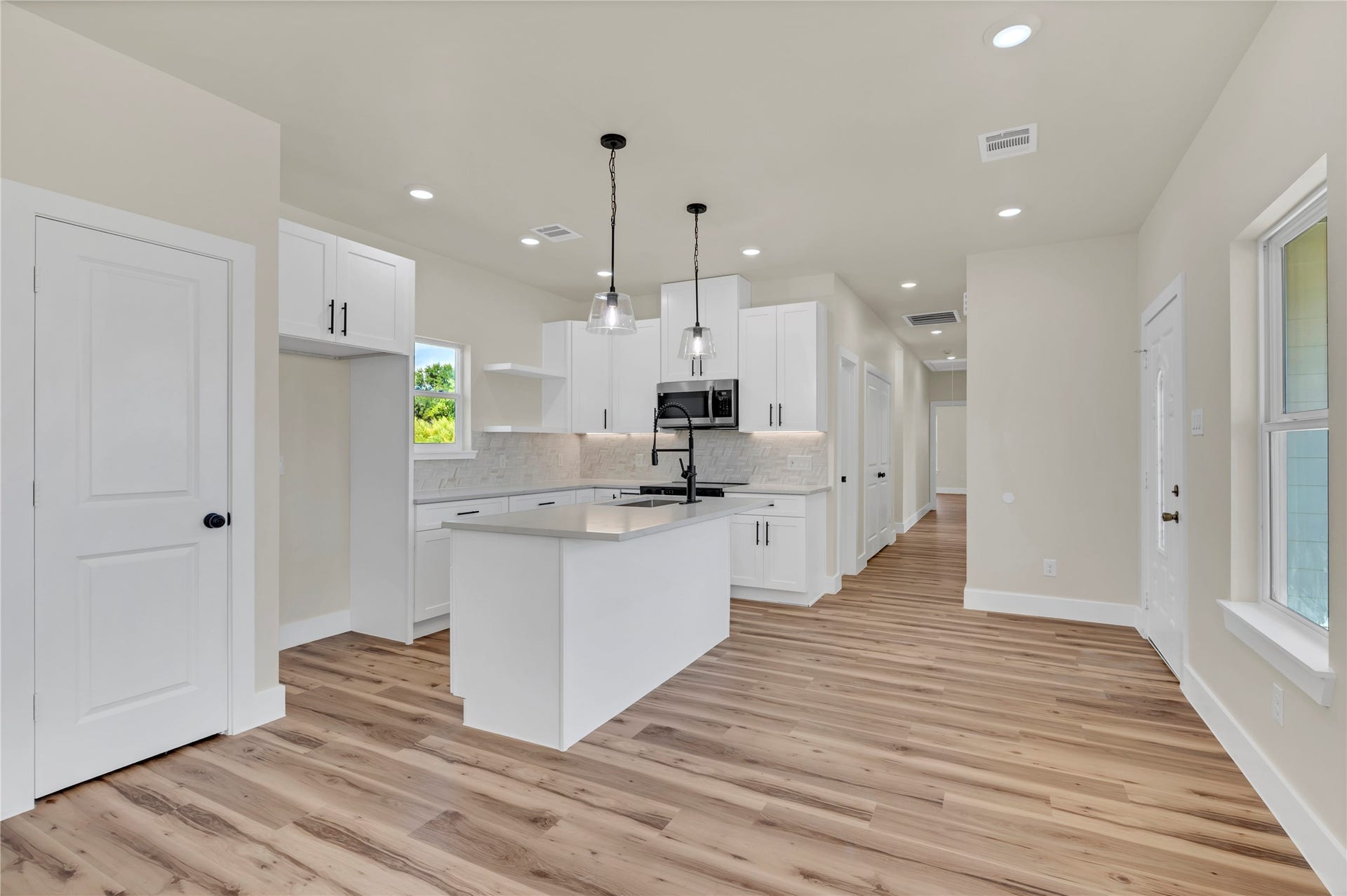 5107 South Acres, Houston, TX 77048 5107 South Acres, Houston, TX 77048