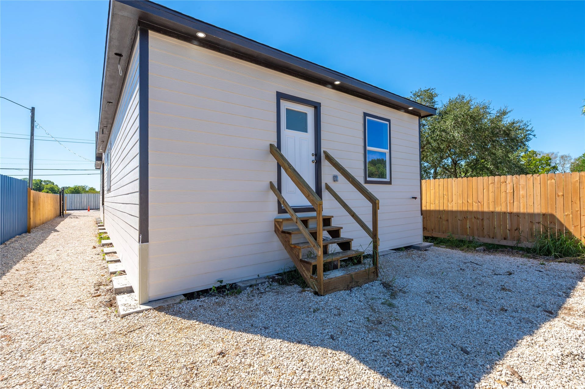 5107 South Acres, Houston, TX 77048 5107 South Acres, Houston, TX 77048