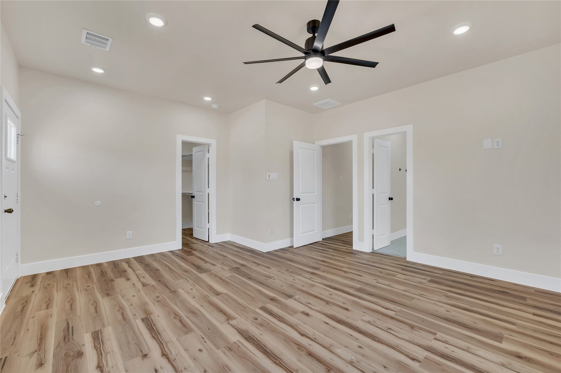 5107 South Acres, Houston, TX 77048 5107 South Acres, Houston, TX 77048