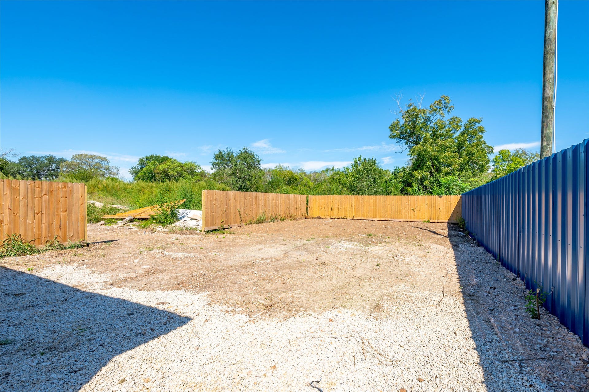 5107 South Acres, Houston, TX 77048 5107 South Acres, Houston, TX 77048