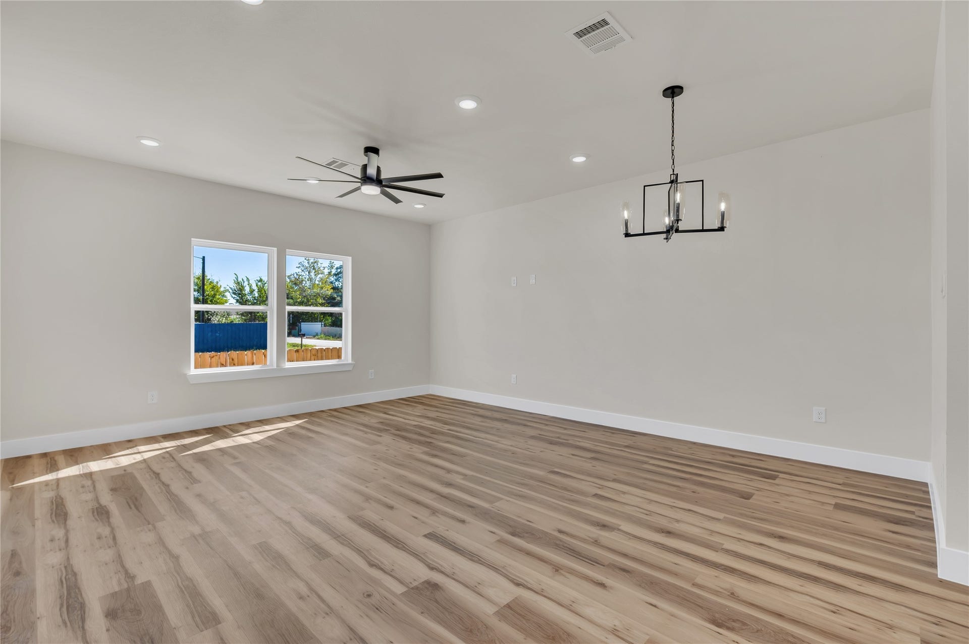 5107 South Acres, Houston, TX 77048 5107 South Acres, Houston, TX 77048