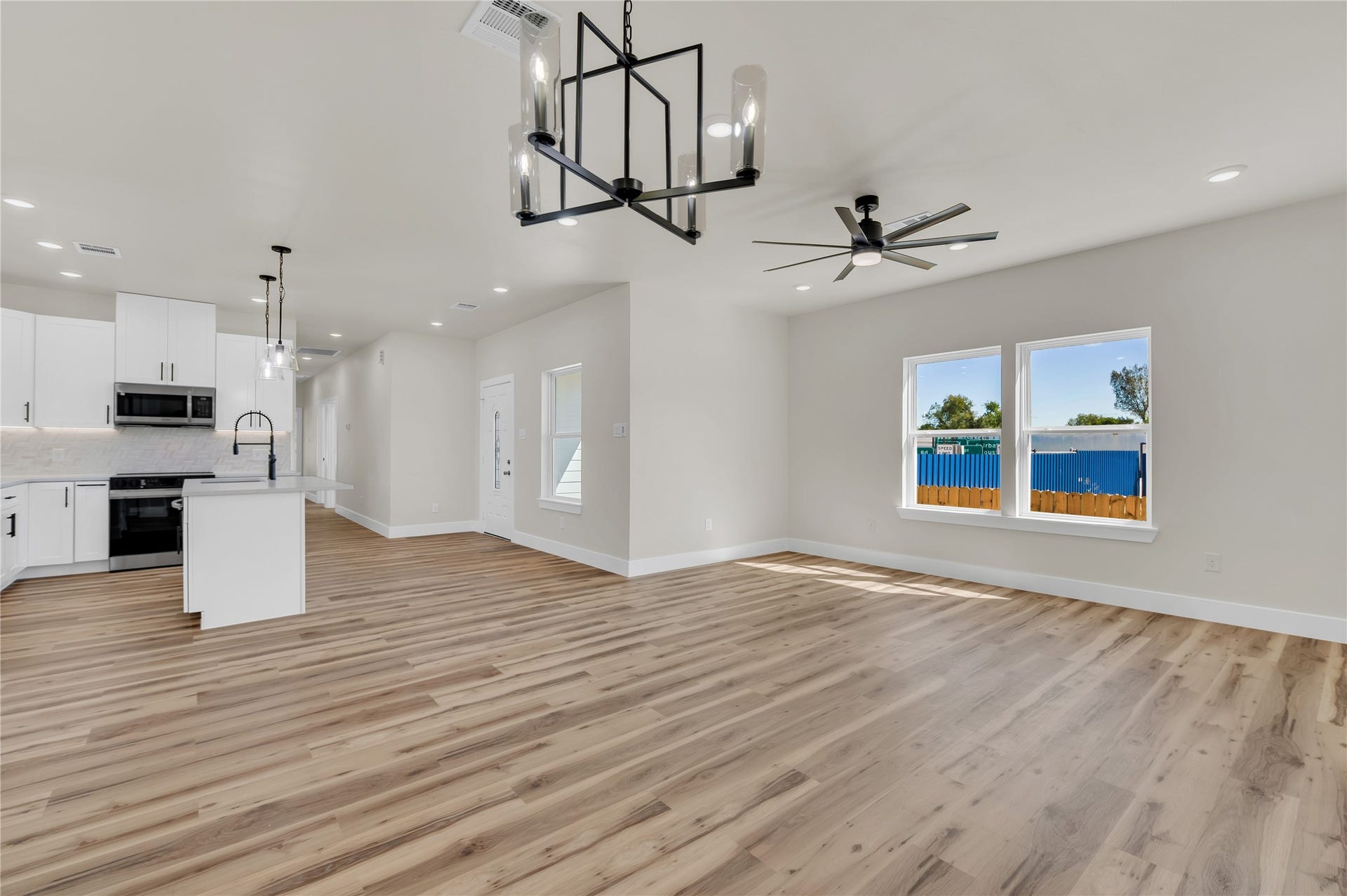 5107 South Acres, Houston, TX 77048 5107 South Acres, Houston, TX 77048