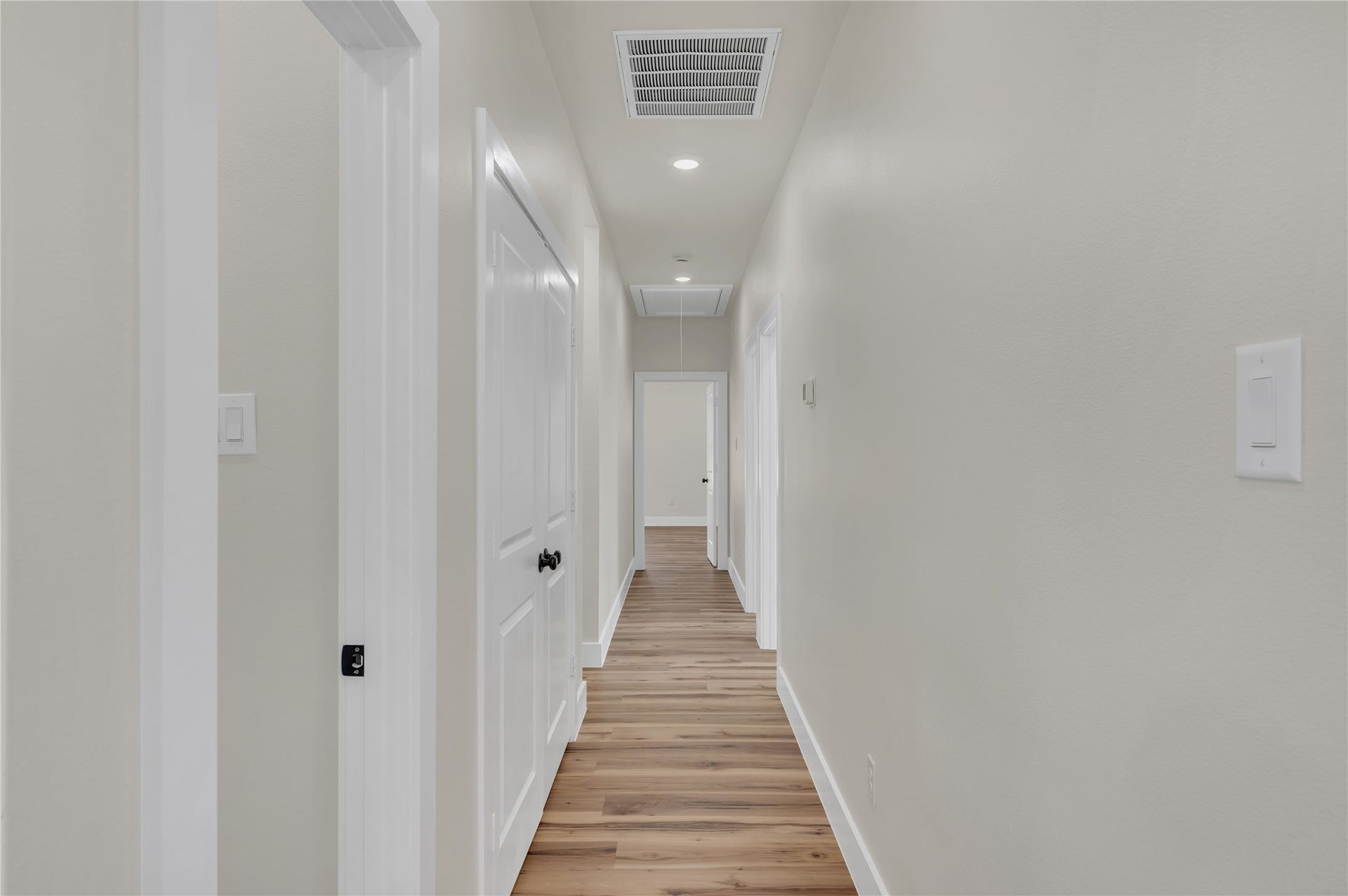 5107 South Acres, Houston, TX 77048 5107 South Acres, Houston, TX 77048