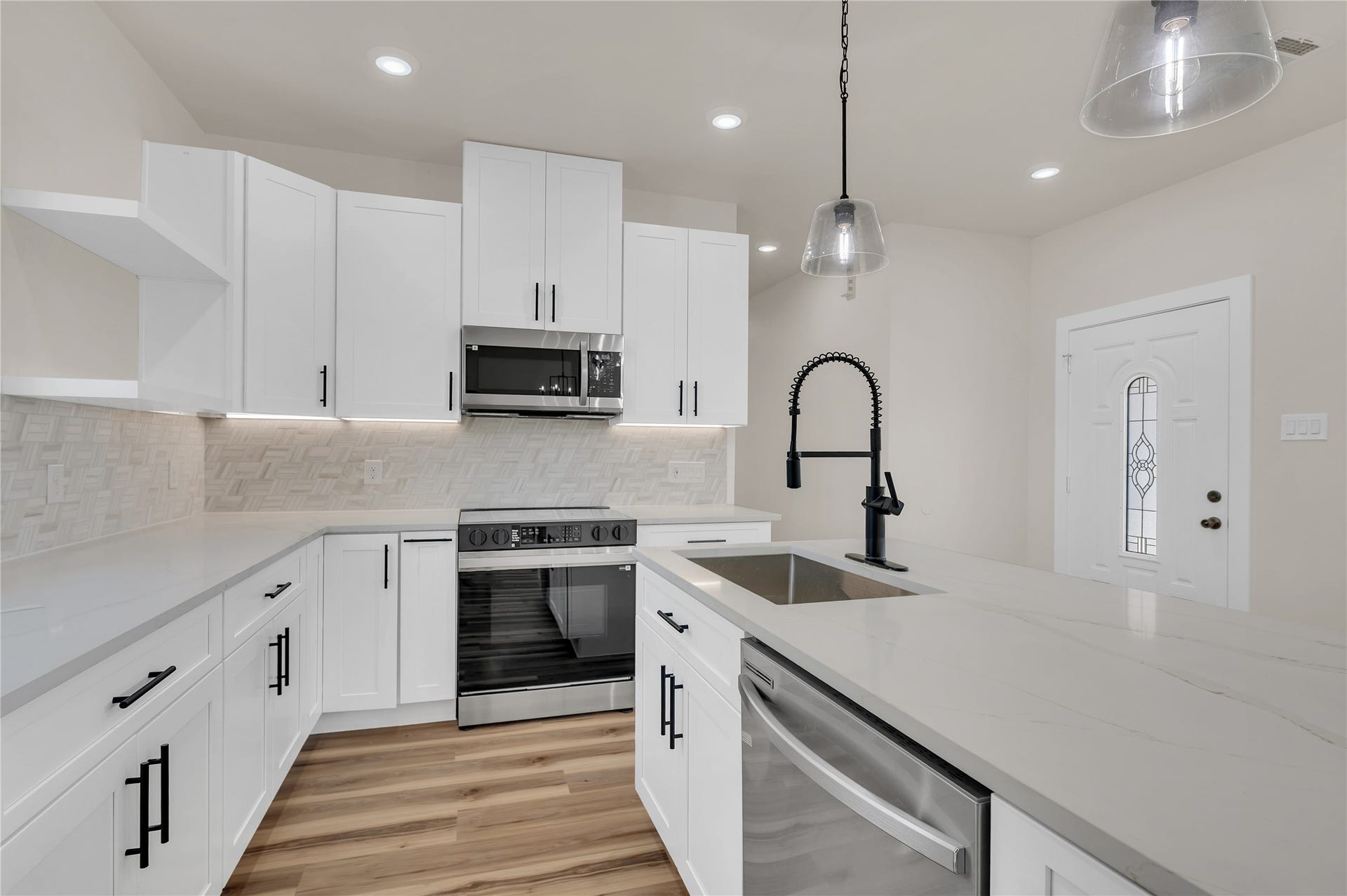 5107 South Acres, Houston, TX 77048 5107 South Acres, Houston, TX 77048