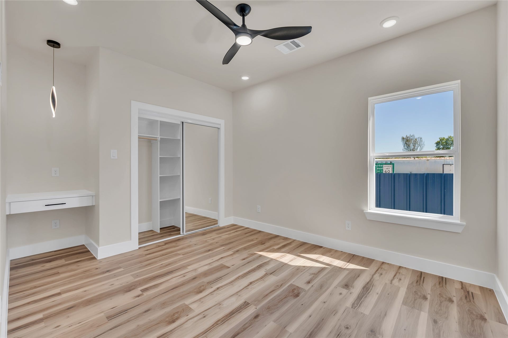 5107 South Acres, Houston, TX 77048 5107 South Acres, Houston, TX 77048
