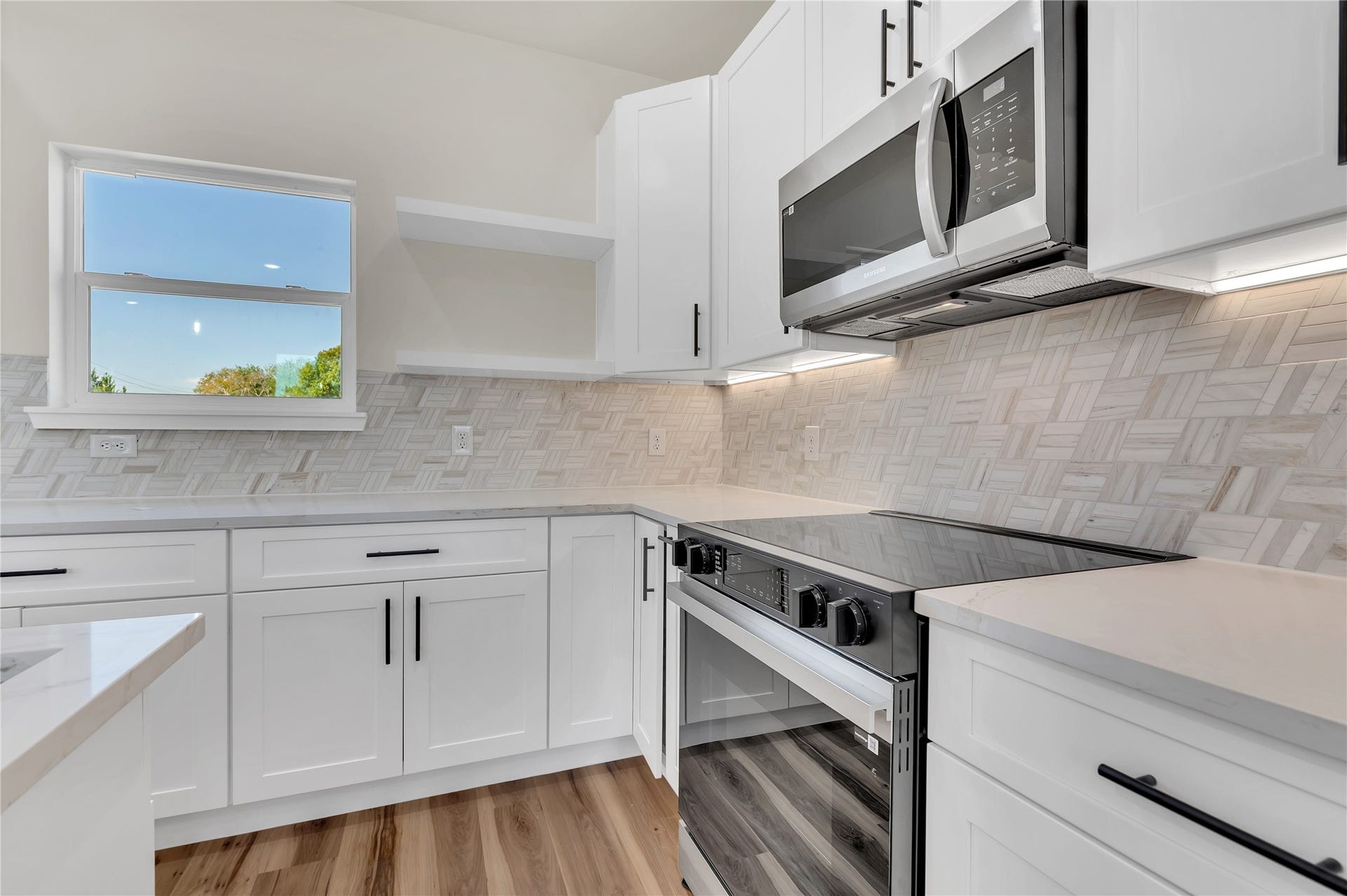 5107 South Acres, Houston, TX 77048 5107 South Acres, Houston, TX 77048