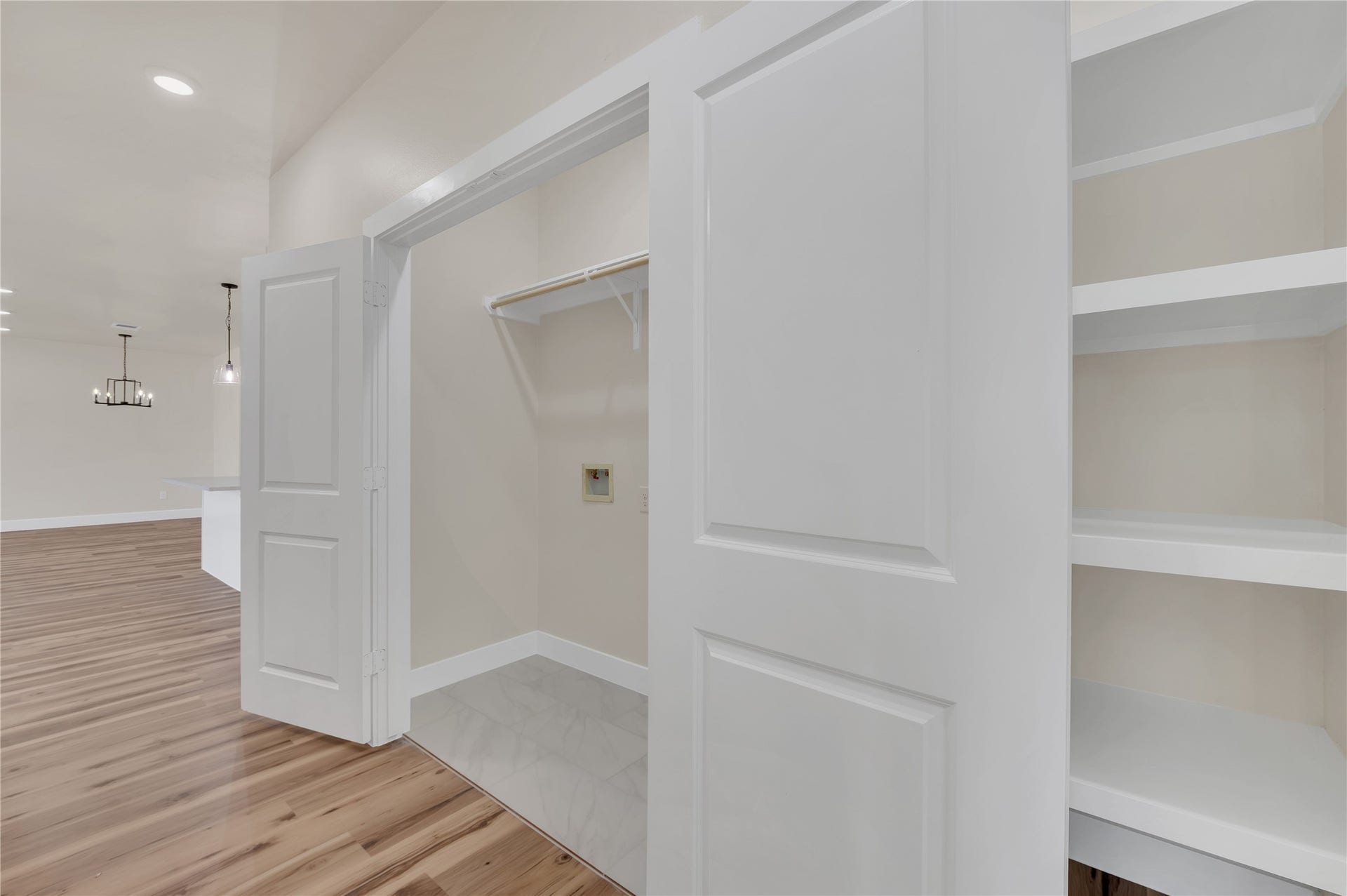 5107 South Acres, Houston, TX 77048 5107 South Acres, Houston, TX 77048