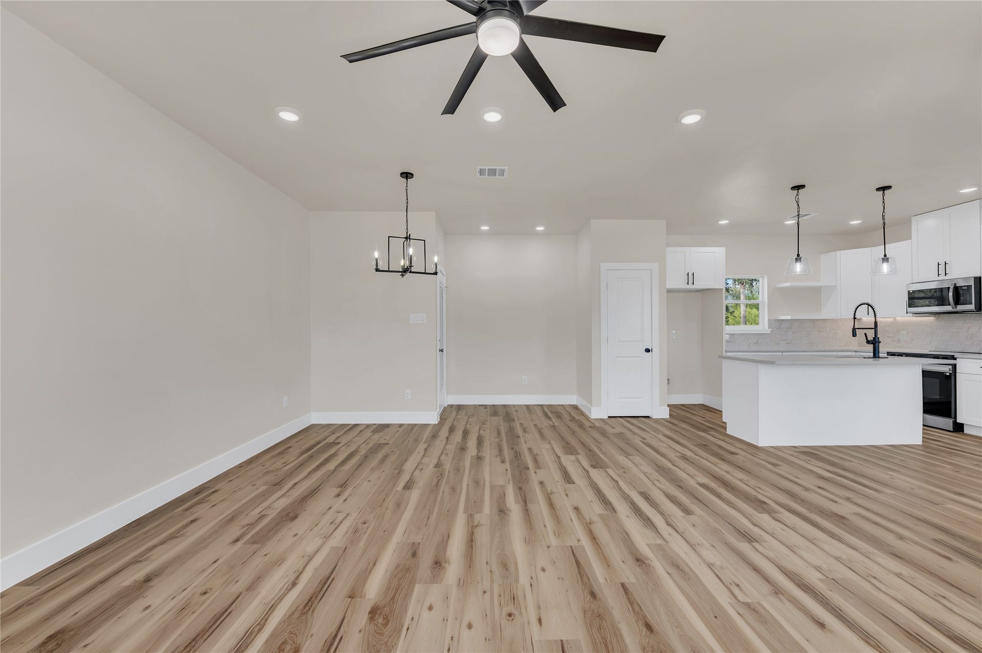 5107 South Acres, Houston, TX 77048 5107 South Acres, Houston, TX 77048