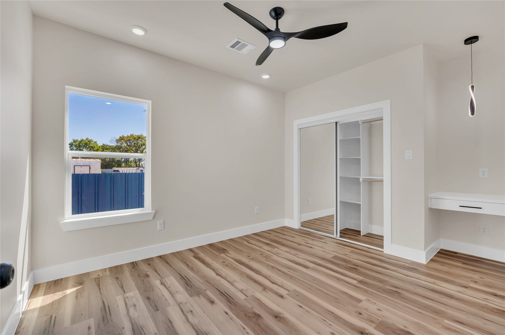 5107 South Acres, Houston, TX 77048 5107 South Acres, Houston, TX 77048