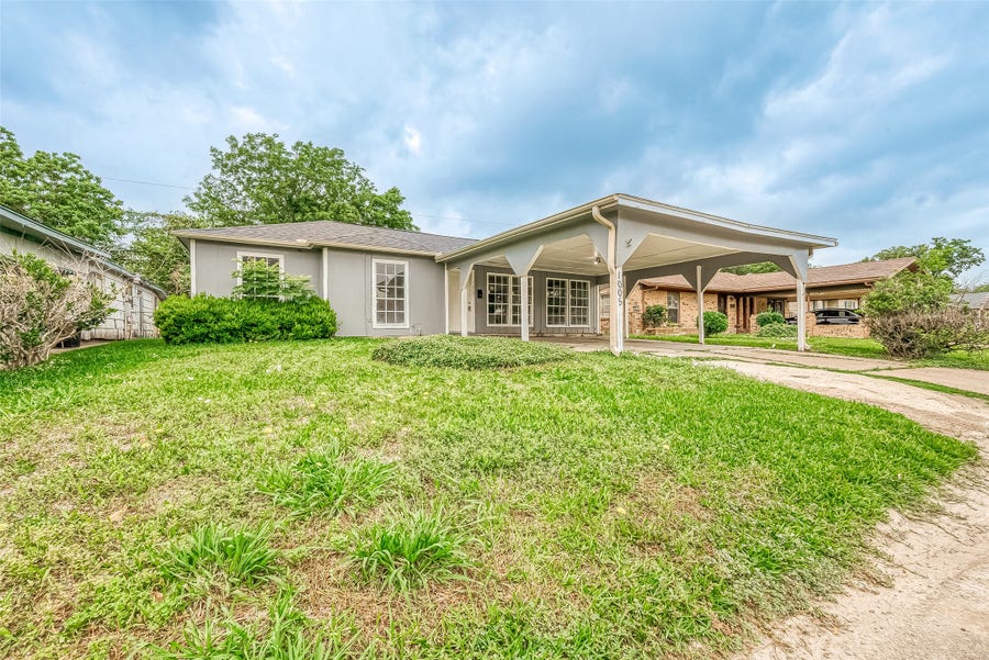 Property photo for 1005 Bank Drive, Houston, TX