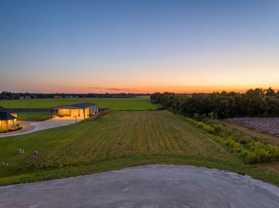 Property photo for 9406 Crescent Cross Drive, Needville, TX