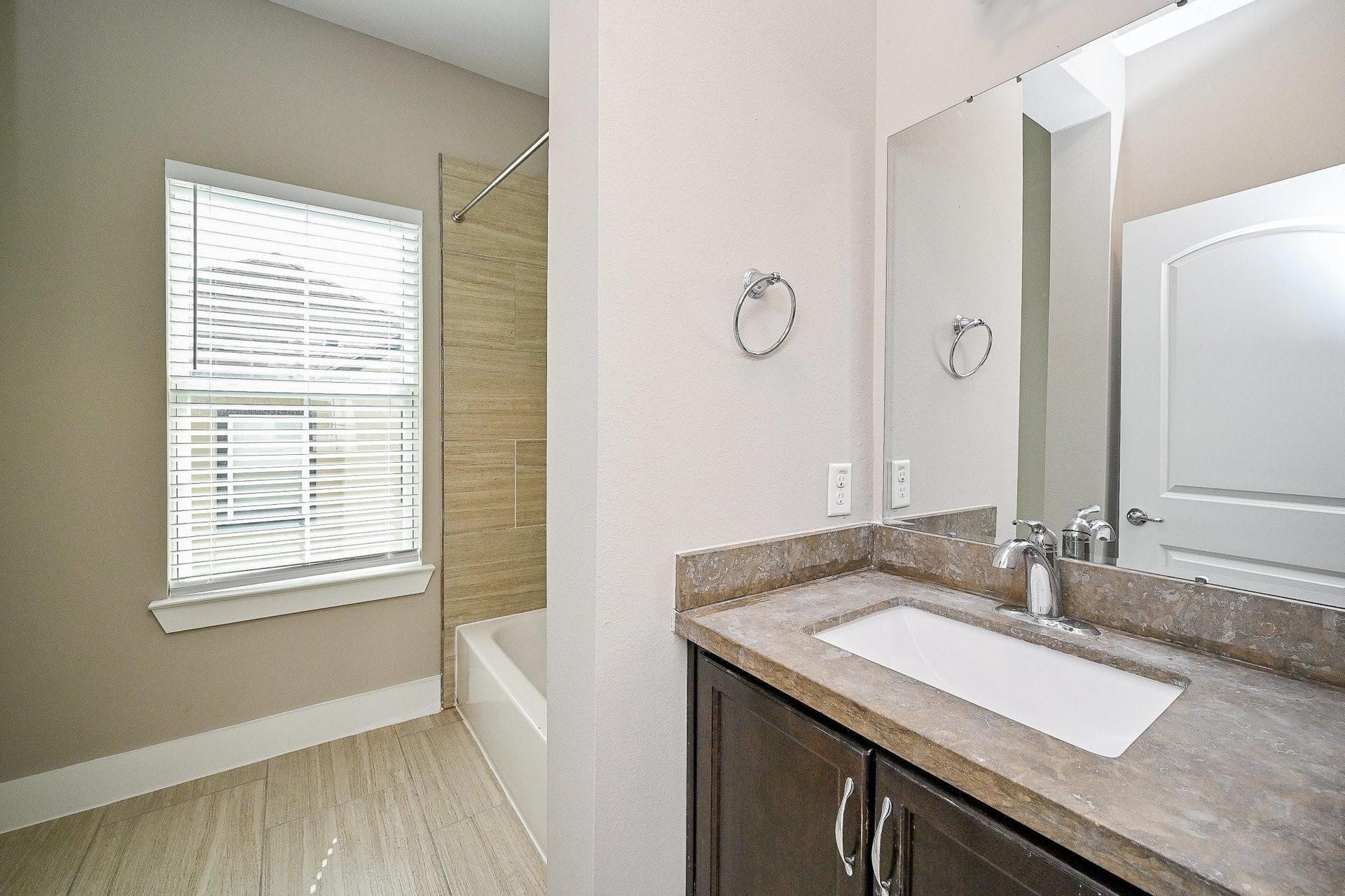 955 W 24th Street, #C, Houston, TX 77008 955 W 24th Street, #C, Houston, TX 77008