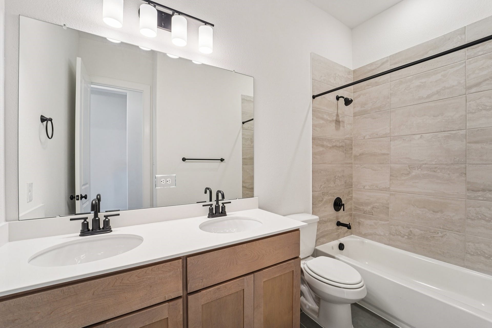 9906 Hunters Run Drive, Missouri City, TX 77459 9906 Hunters Run Drive, Missouri City, TX 77459