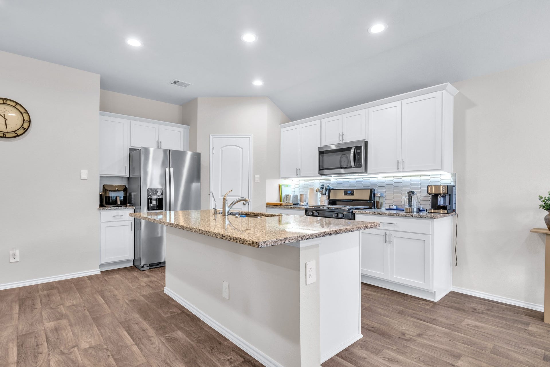 3506 Pearl Mill Lane, Conroe, TX 77301 3506 Pearl Mill Lane, Conroe, TX 77301