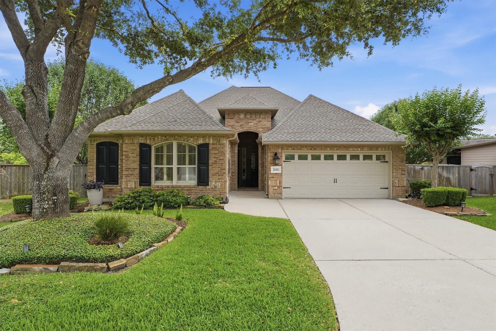 25485 Vinechase Drive, Porter, TX 77365 25485 Vinechase Drive, Porter, TX 77365