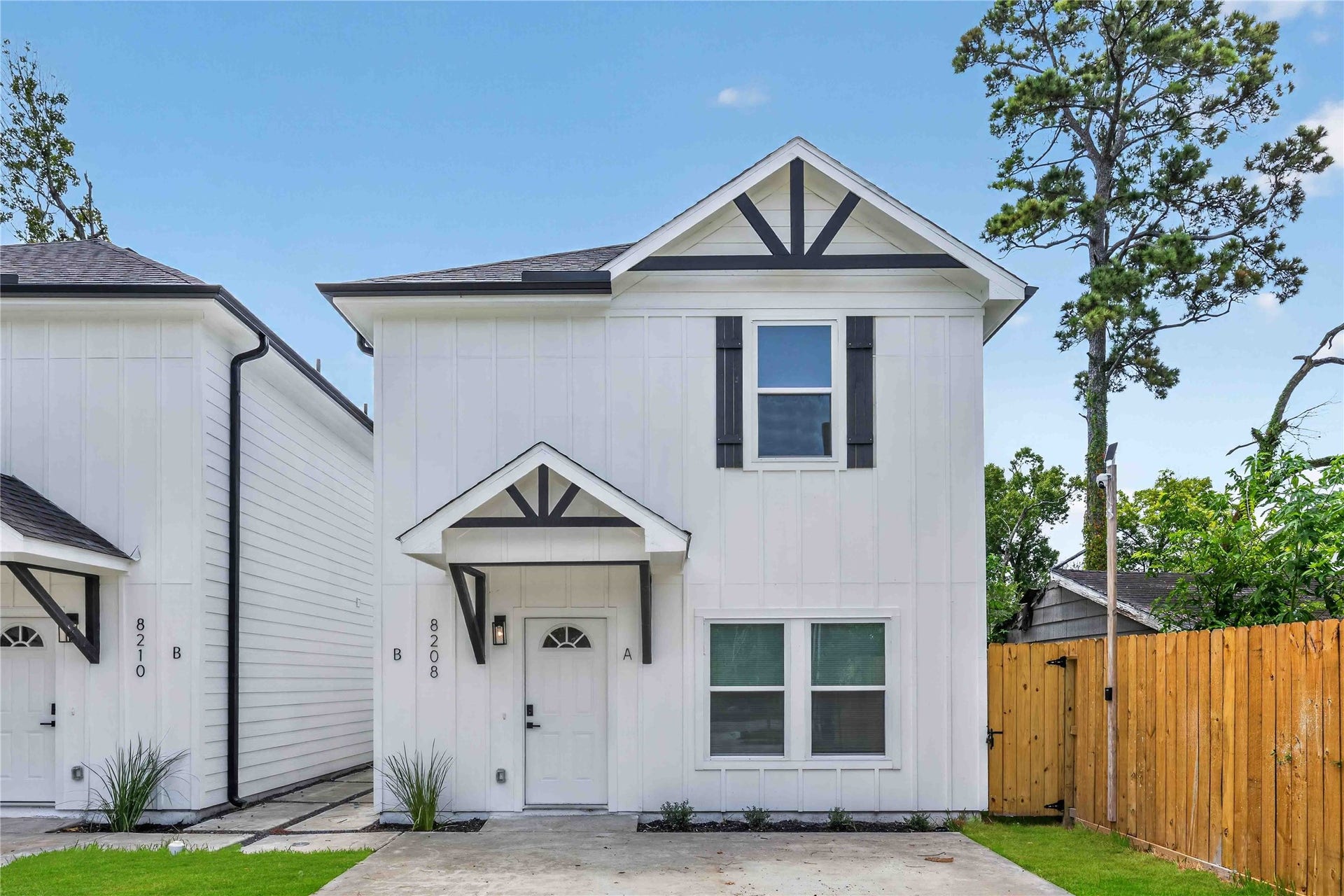 8208 Sterlingshire Street, #A/B, Houston, TX 77078 8208 Sterlingshire Street, #A/B, Houston, TX 77078