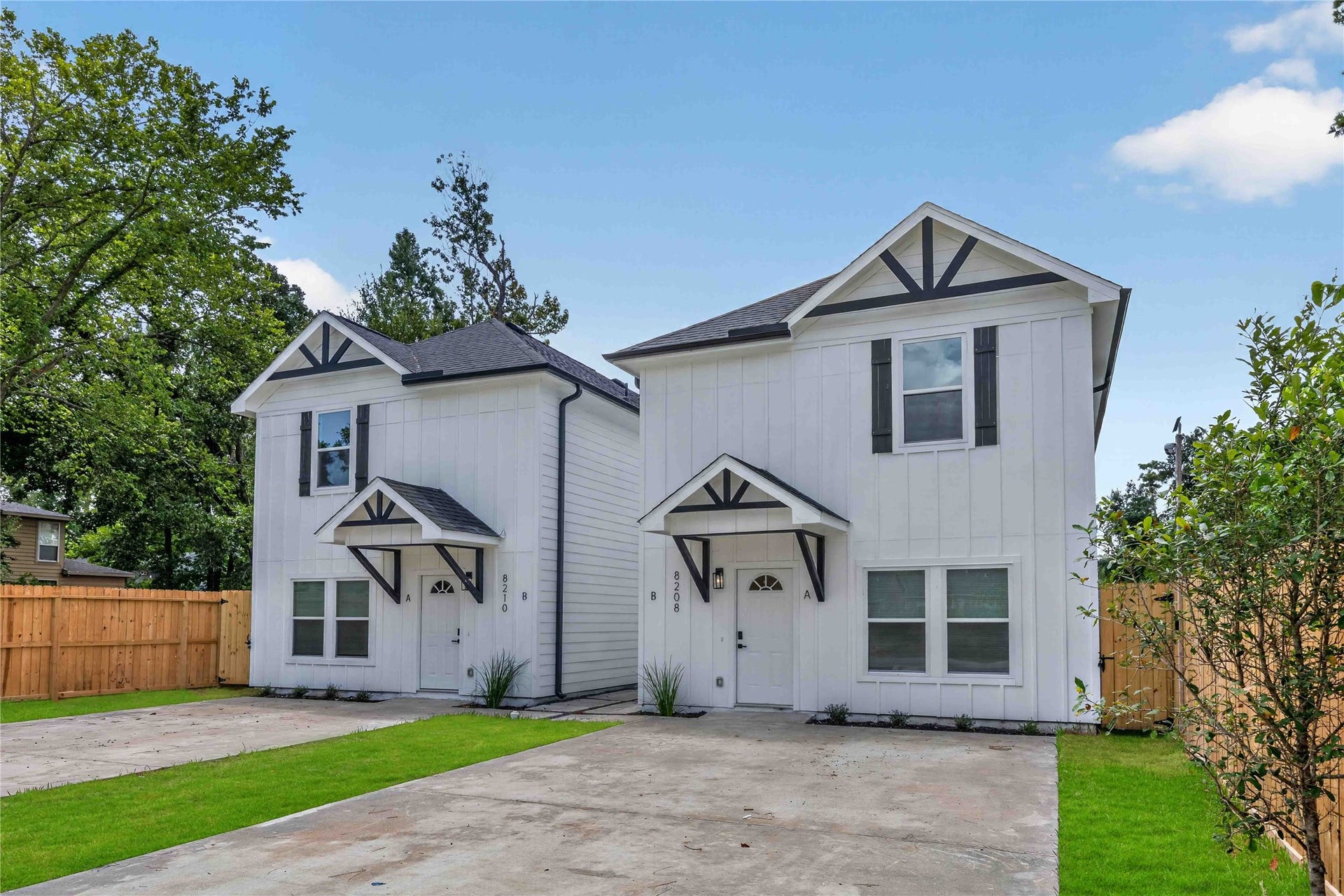 8208 Sterlingshire Street, #A/B, Houston, TX 77078 8208 Sterlingshire Street, #A/B, Houston, TX 77078