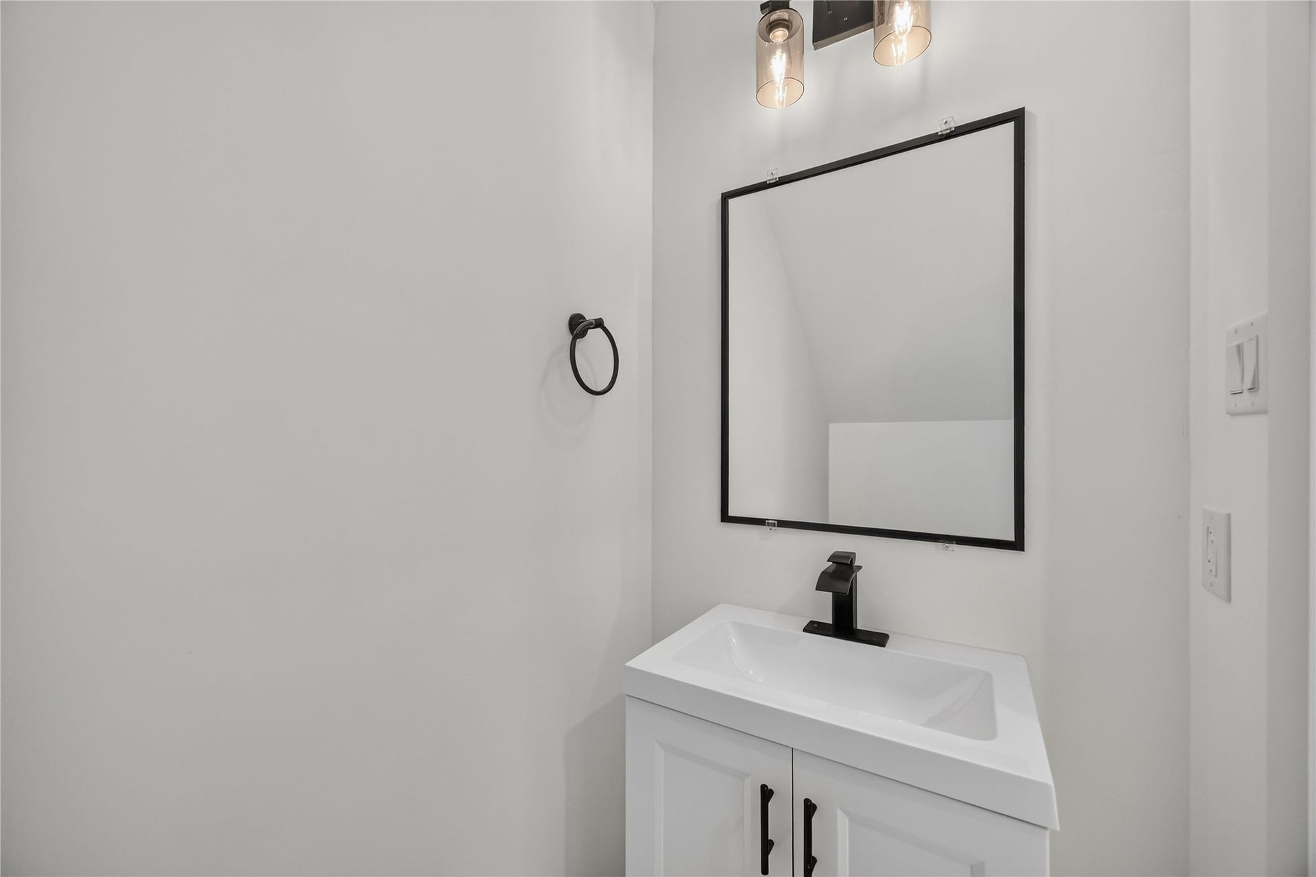 8208 Sterlingshire Street, #A/B, Houston, TX 77078 8208 Sterlingshire Street, #A/B, Houston, TX 77078