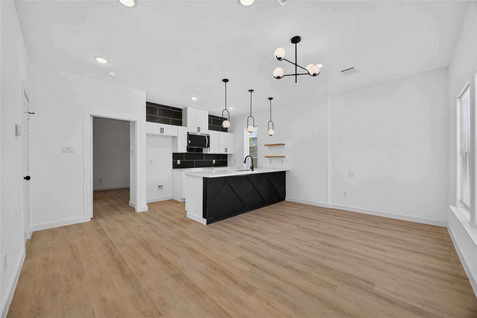 8208 Sterlingshire Street, #A/B, Houston, TX 77078 8208 Sterlingshire Street, #A/B, Houston, TX 77078