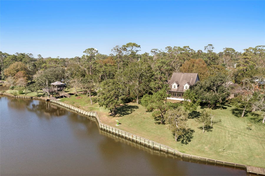 Property photo for 860 Fm 517 E, Dickinson, TX