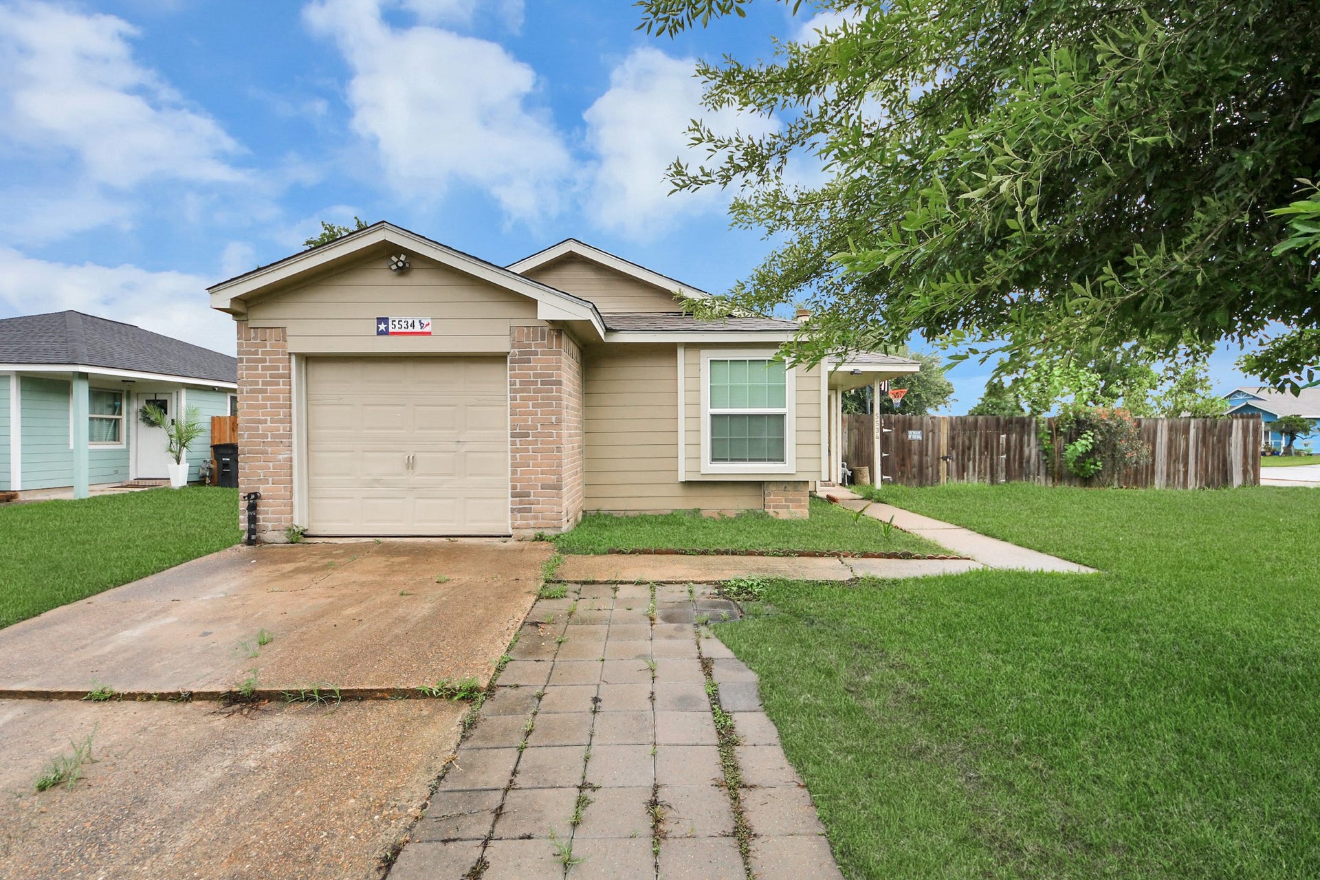5534 Ambern Drive, Houston, TX 77053 5534 Ambern Drive, Houston, TX 77053