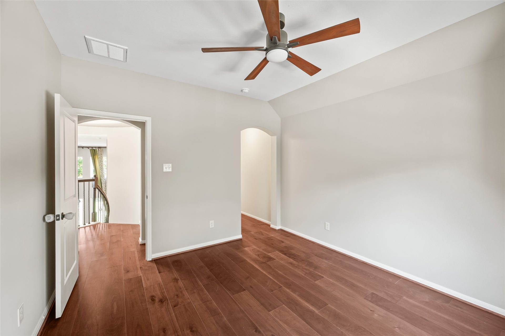1714 Wickham Reach Drive, Spring, TX 77386 Guest suite with ensuite bathroom
