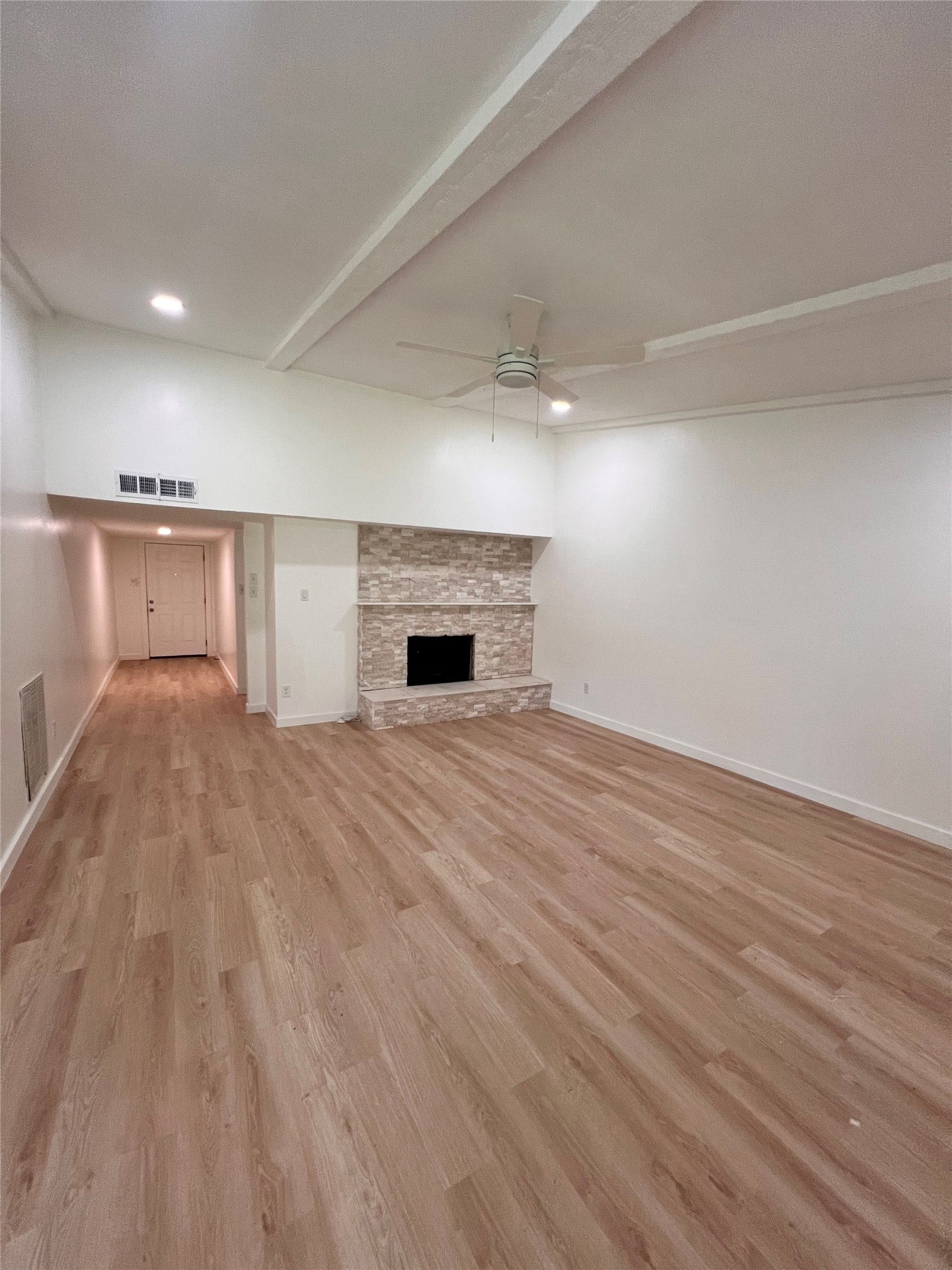 3211 Meadowview Drive, Missouri City, TX 77459 3211 Meadowview Drive, Missouri City, TX 77459