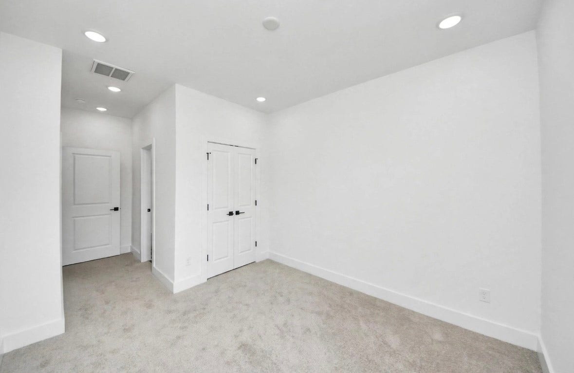 2428 Harrington Street, Houston, TX 77026 Third bedroom with its own bathroom