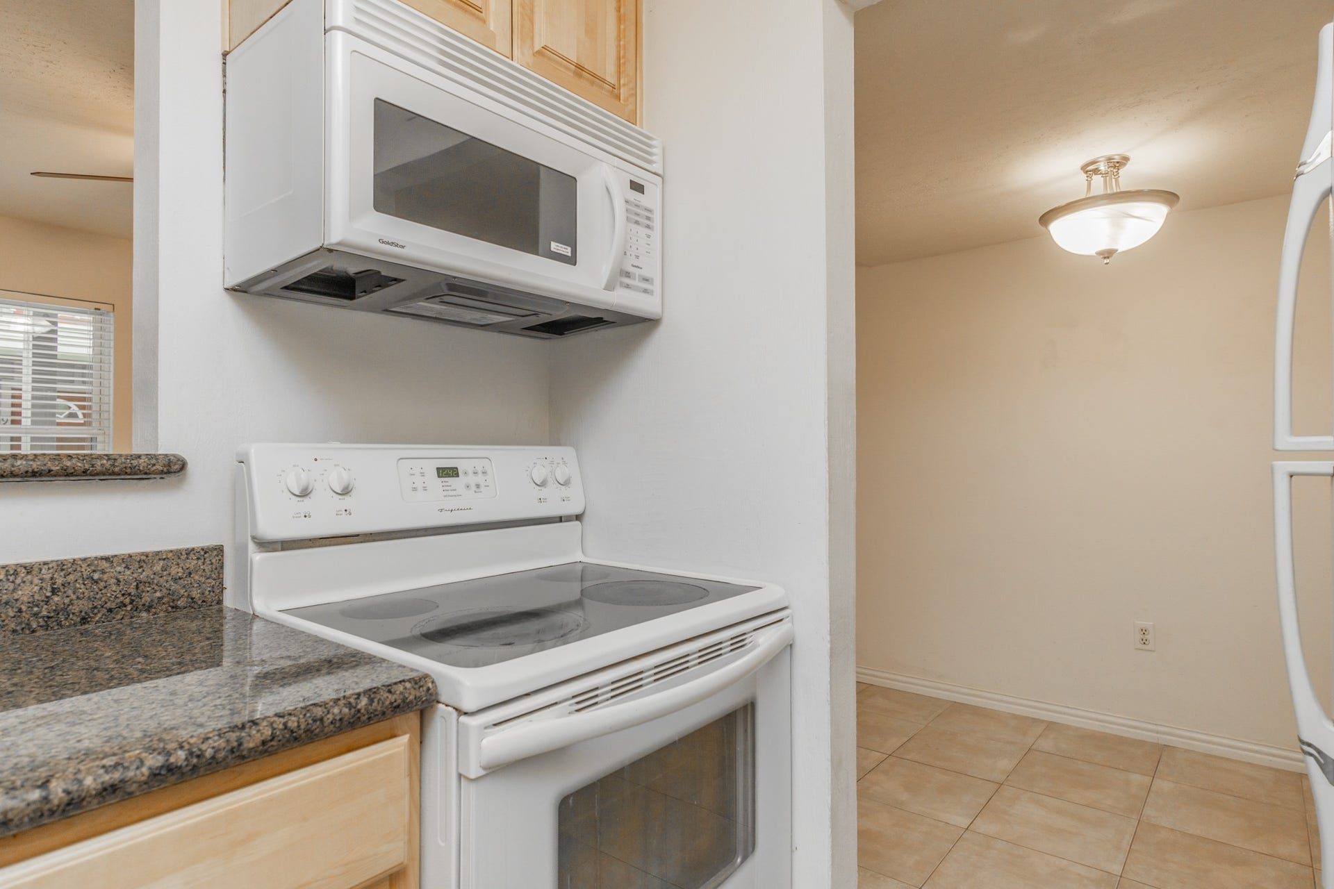 600 19th Street, #9, Galveston, TX 77550 Updated appliances