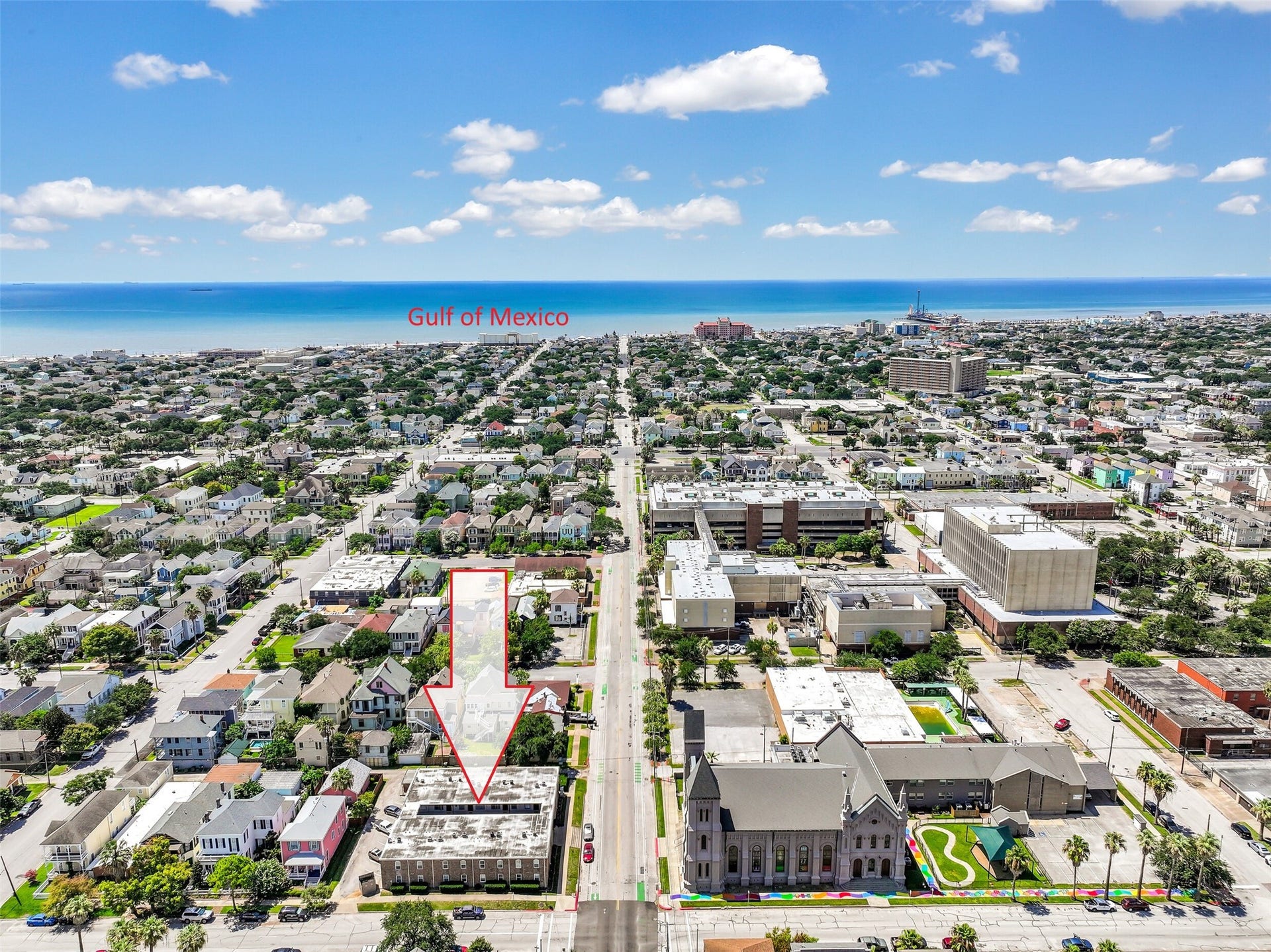 600 19th Street, #9, Galveston, TX 77550 Blocks away from having your toes in the sand.Schedule your showing TODAY to make this your home!