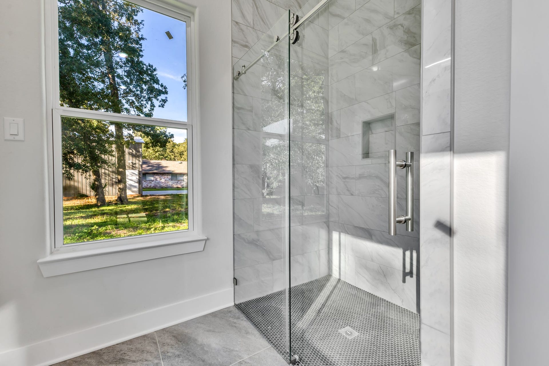 25903 Woodglen Drive, Spring, TX 77386 Beautiful Walk-In Shower