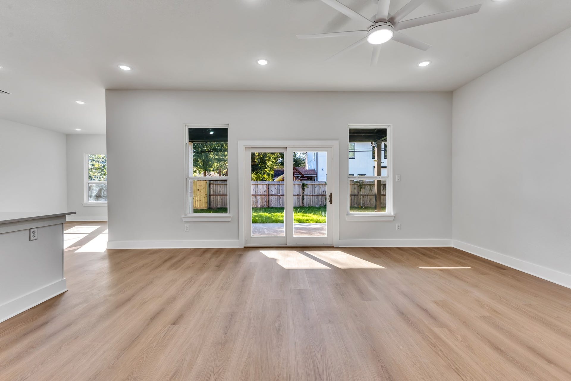25903 Woodglen Drive, Spring, TX 77386 Spacious Open-Concept Living Area
