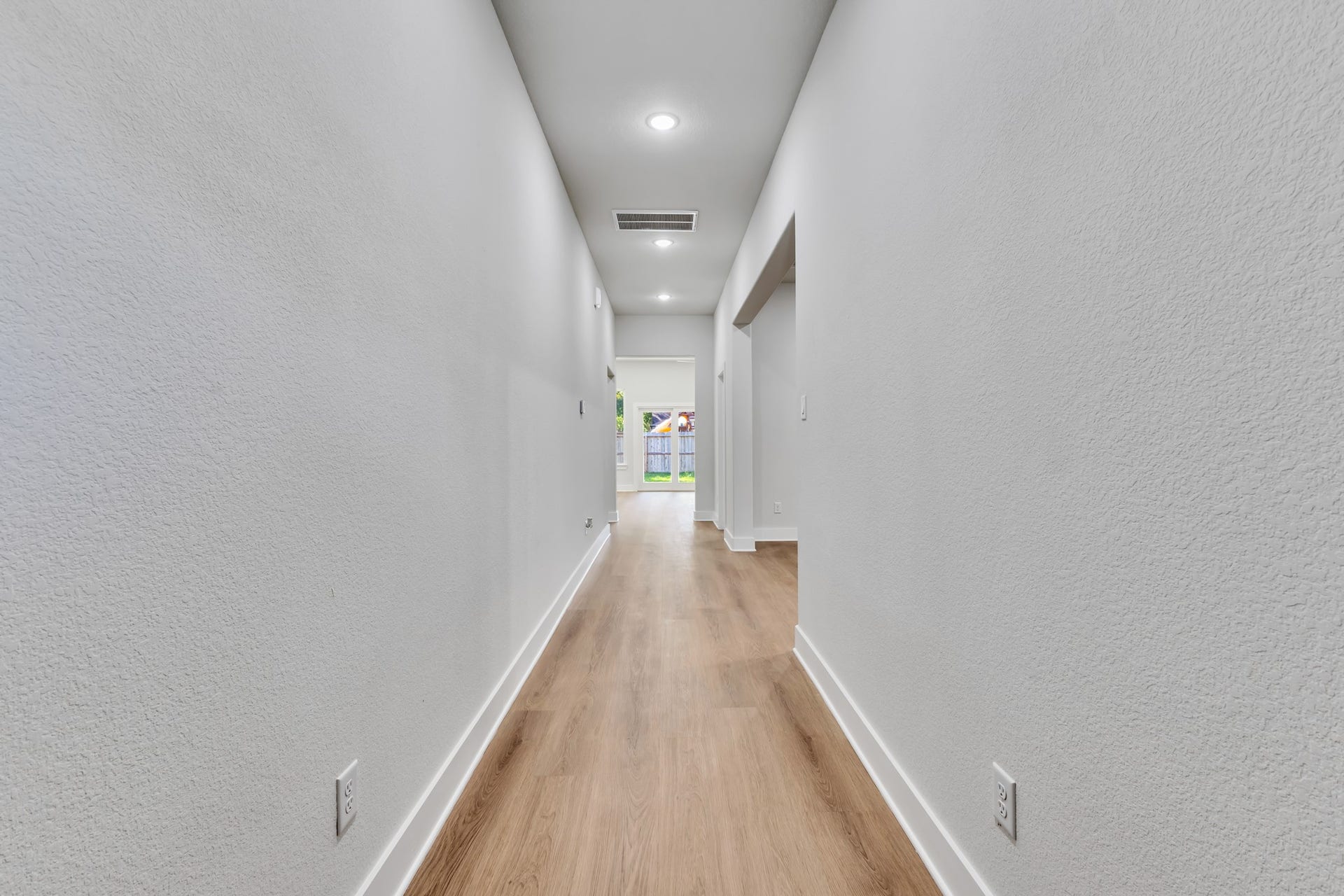 25903 Woodglen Drive, Spring, TX 77386 Bright Hallway with Modern Finishes