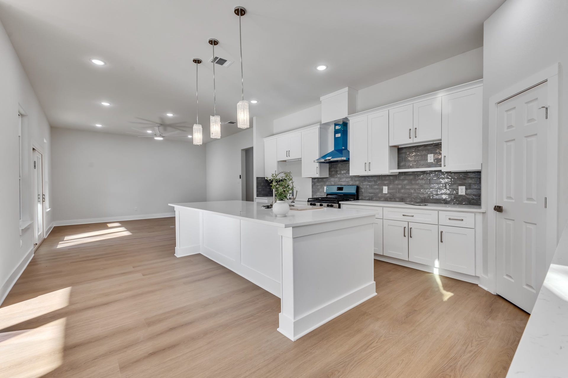25903 Woodglen Drive, Spring, TX 77386 Elegant Kitchen with Spacious Island