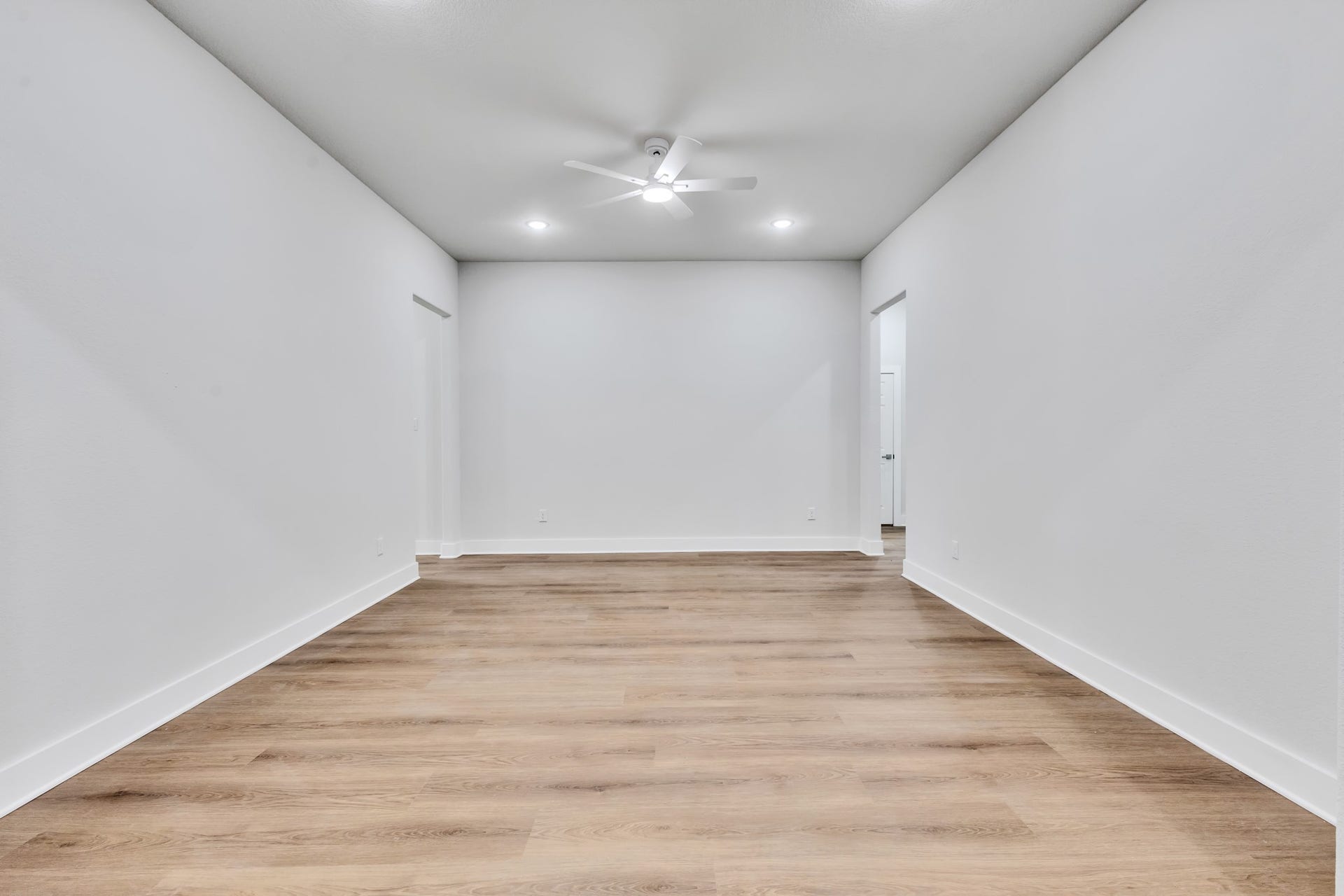 25903 Woodglen Drive, Spring, TX 77386 Spacious Game Room